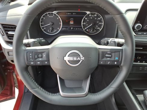 Used 2025 Nissan Rogue SV image 11