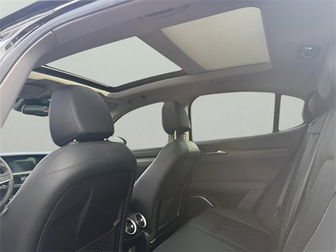 Used 2018 Alfa Romeo Stelvio Ti image 16