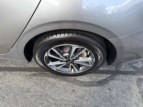 Used 2023 Kia Forte LXS image 11