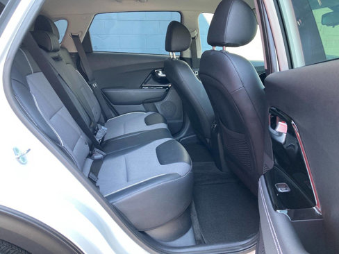 Used 2022 Kia Niro EX w/ Cold Weather Package image 11