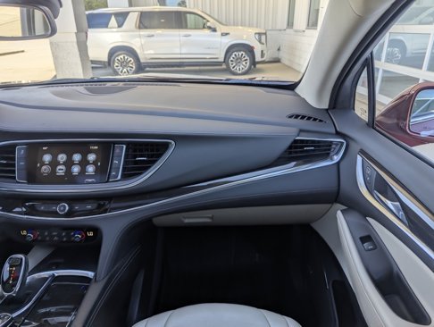 Used 2018 Buick Enclave Premium image 4
