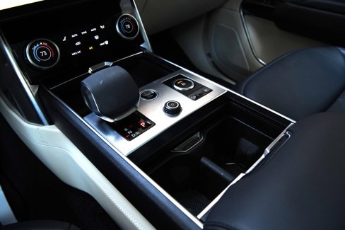 Used 2022 Land Rover Range Rover Long Wheelbase SE image 18
