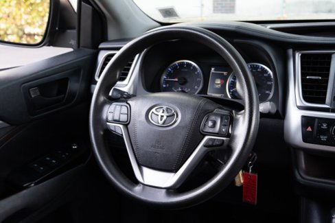 Used 2019 Toyota Highlander Plus image 40