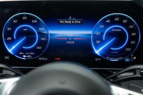 Used 2023 Mercedes-Benz EQE 500 4MATIC Sedan image 19