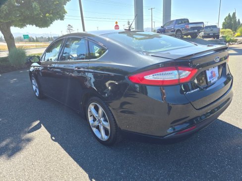 Used 2015 Ford Fusion SE w/ Equipment Group 201A image 6