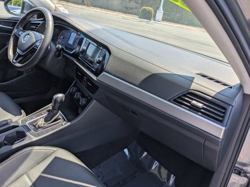 Used 2021 Volkswagen Jetta R-Line image 6