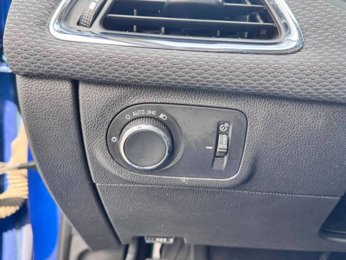 Used 2018 Chevrolet Cruze LT w/ Convenience Package image 20