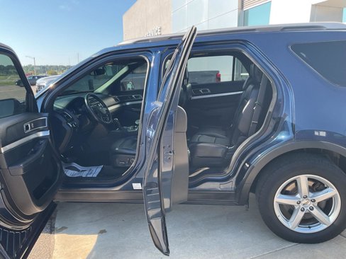 Used 2017 Ford Explorer XLT w/ Equipment Group 202A image 19