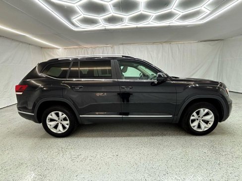 Used 2018 Volkswagen Atlas SEL image 2