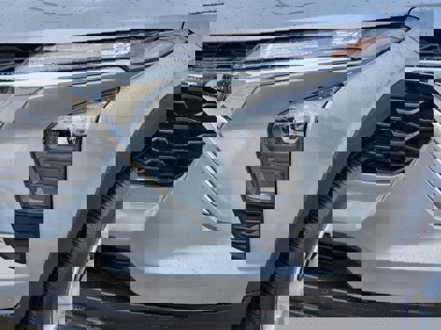 Used 2025 Chevrolet Trax LS w/ LS Convenience Package image 9