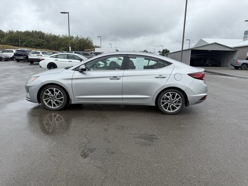 Used 2020 Hyundai Elantra Limited image 9