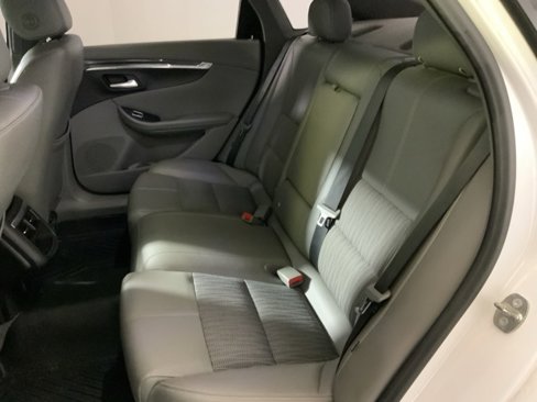 Used 2017 Chevrolet Impala LT image 30