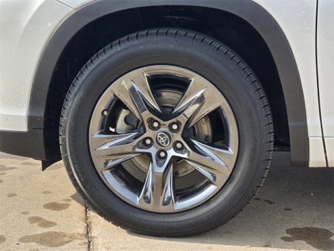 Used 2018 Toyota Highlander Limited Platinum image 14