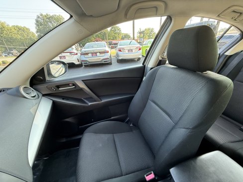Used 2013 MAZDA MAZDA3 i Touring image 19