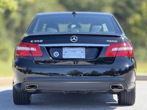 Used 2012 Mercedes-Benz E 350 4MATIC Sedan image 5