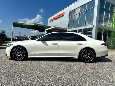 Used 2022 Mercedes-Benz S 580 4MATIC Sedan w/ AMG Line Package image 3