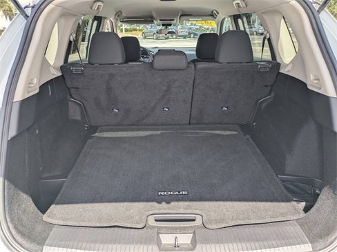 Used 2024 Nissan Rogue S image 12