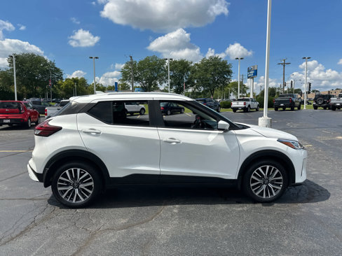 Used 2022 Nissan Kicks SV image 9