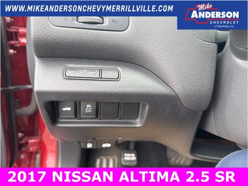 Used 2017 Nissan Altima 2.5 SR w/ Midnight Edition Package image 19