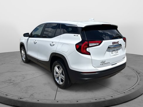 Certified 2024 GMC Terrain SLE image 6