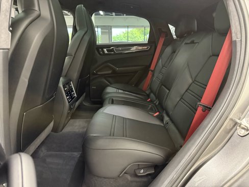 Used 2023 Porsche Cayenne GTS image 41