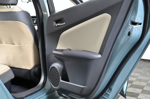 Used 2016 Toyota Prius image 30