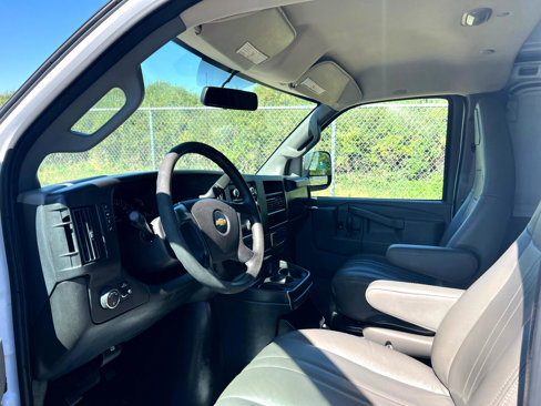 Used 2016 Chevrolet Express 2500 image 9
