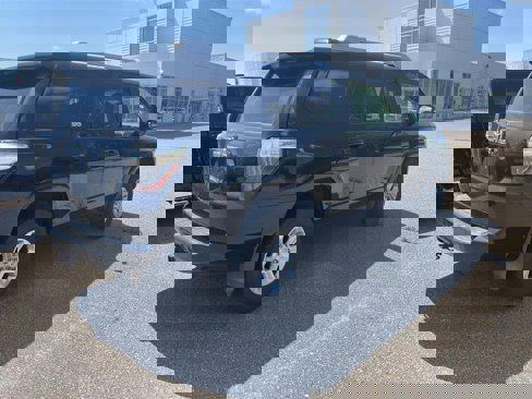 Used 2018 Toyota 4Runner SR5 image 5