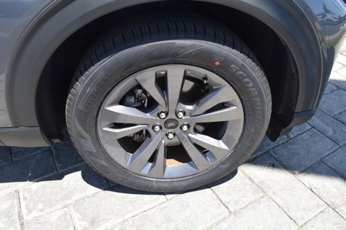 Used 2022 Ford Explorer XLT w/ Equipment Group 202A image 4