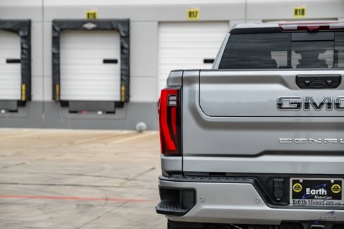 Used 2024 GMC Sierra 2500 Denali Ultimate image 11