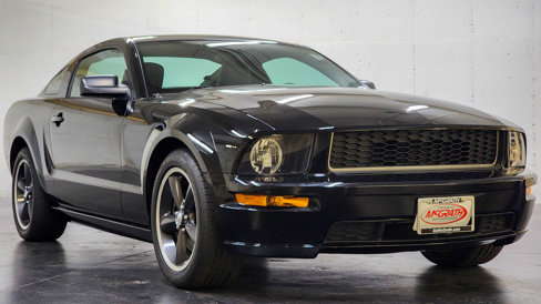 Used 2008 Ford Mustang GT image 2