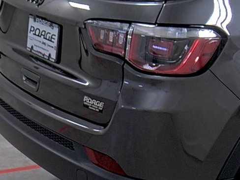 Used 2018 Jeep Compass Latitude image 13