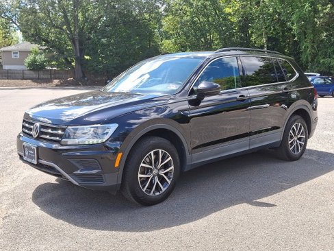 Used 2019 Volkswagen Tiguan SE w/ Panoramic Sunroof Package image 5