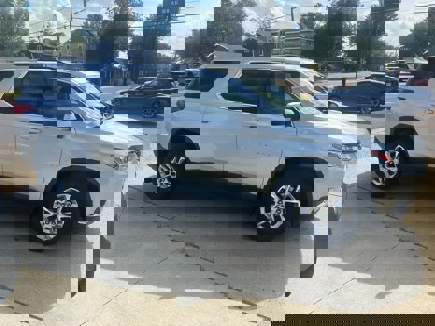 Used 2018 Chevrolet Traverse LT image 5