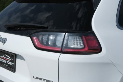 Used 2019 Jeep Cherokee Limited image 34