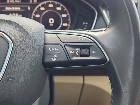 Used 2020 Audi Q5 e Prestige w/ Prestige Package image 30