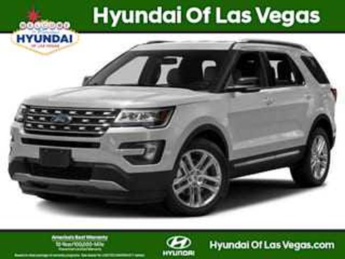 Used 2017 Ford Explorer XLT image 1