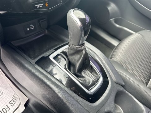 Used 2018 Nissan Rogue S image 25