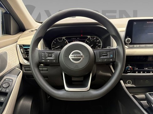 Used 2021 Nissan Rogue SV image 9
