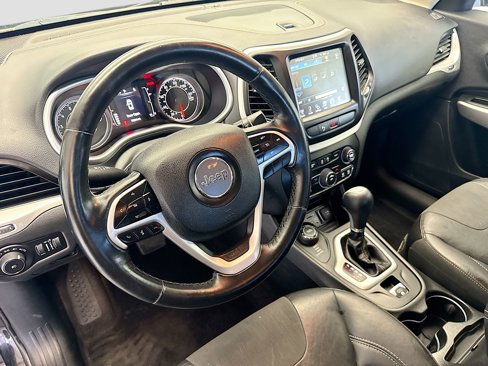 Used 2018 Jeep Cherokee Latitude Plus image 7