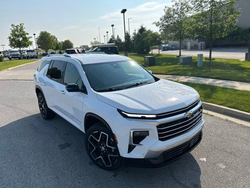 Used 2024 Chevrolet Traverse RS image 56