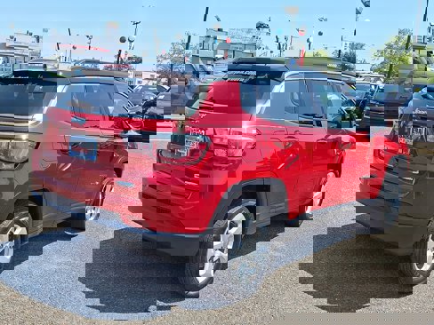 Used 2018 Jeep Compass Latitude w/ Popular Equipment Group image 5