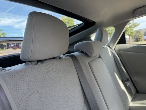 Used 2015 Toyota Prius Three image 21