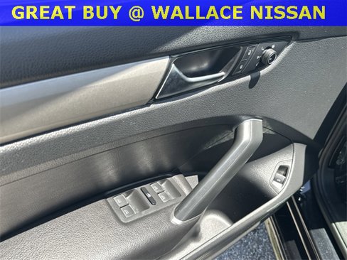 Used 2022 Volkswagen Passat 2.0T SE image 16