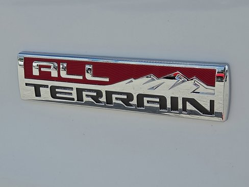 Used 2018 GMC Sierra 1500 SLT w/ All Terrain Package image 9
