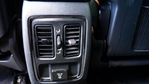 Used 2020 Jeep Grand Cherokee Altitude image 26