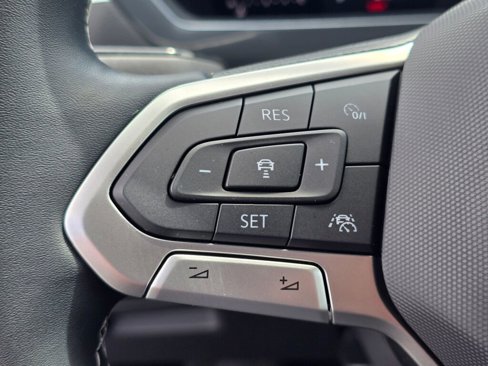 Used 2022 Volkswagen Tiguan SE image 36