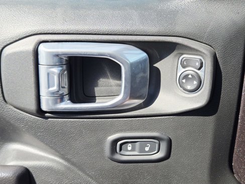 Used 2021 Jeep Wrangler Unlimited Sport image 38
