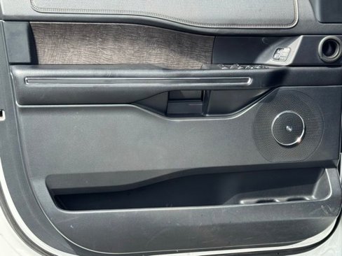 Used 2021 Ford Expedition Limited image 17