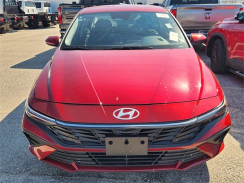 Used 2024 Hyundai Elantra SEL image 2
